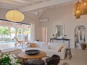 Smart TV - Upscale Villa Hideaway in Orient Bay (Saint Martin)