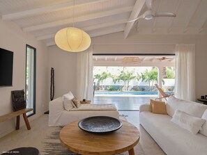 Smart TV - Upscale Villa Hideaway in Orient Bay (Saint Martin)