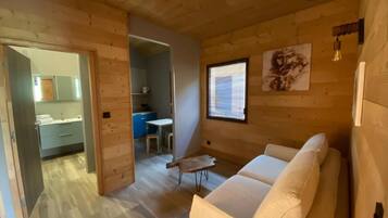 Habitación superior, cocina | Área de sala de estar