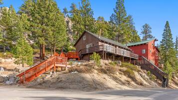 House, 2 Bedrooms | Exterior