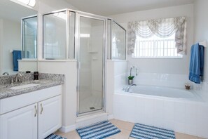 Bathroom - Irish Charm 6 Bedroom Home (Kissimmee)
