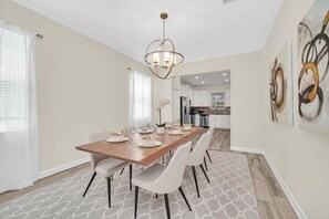 Villa, 6 Bedrooms | Dining - Luxury Pool/spa Home With Lots Of Sunshine! 6 Bedroom Villa (Davenport)