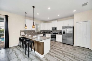 Villa - 6 sovrum | Eget kök