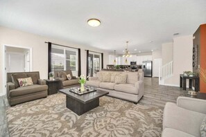 Villa - 6 sovrum | Vardagsrum