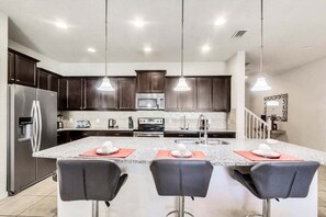 Townhome, 4 Bedrooms | Private kitchen - Beautiful Tranquil Relaxing Home With Private Pool 4 Bedroom Townhouse (Kissimmee)