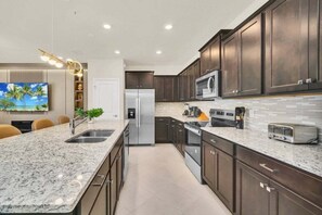 Townhome, 5 Bedrooms | Private kitchen - 5 Bedroom Townhome With Private Splash Pool! 5 Townhouse (Clermont)