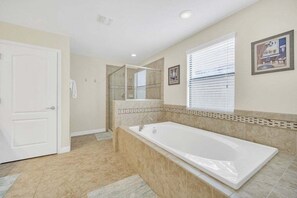 Villa, 6 Schlafzimmer | Badezimmer
