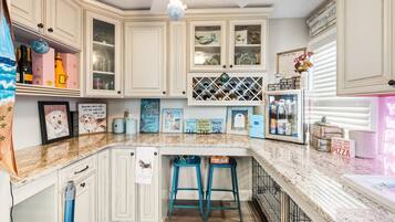 House, 4 Bedrooms | Interior