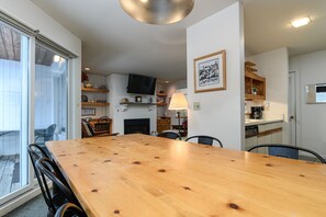 Dining - Glades 13 2 Bedroom Condo (Warren)