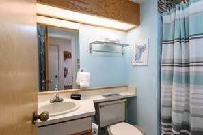 Bathroom - Glades 13 2 Bedroom Condo (Warren)