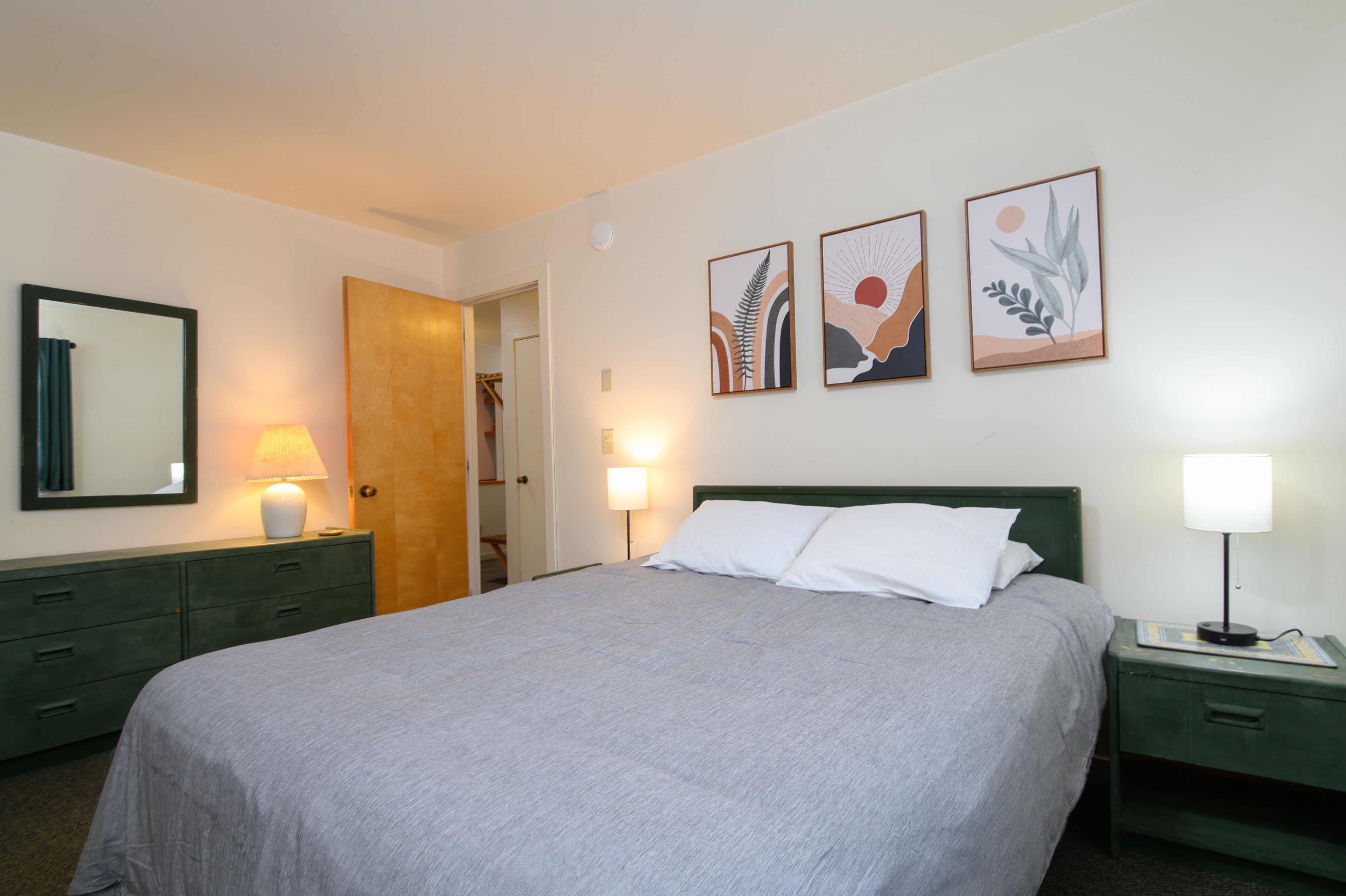 Condo, 2 phòng ngủ | 2 phòng ngủ, khu vực làm việc phù hợp cho laptop 