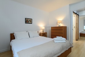 Condo, 2 Bedrooms