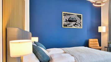 Deluxe Apartment, 1 King Bed, Kitchen, City View