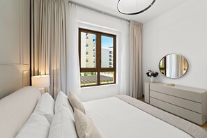 Free WiFi - 1BR La Sirene Waterfront Escape (Dubai)