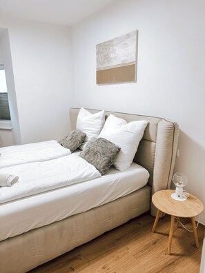 Bureau, Wi-Fi, draps fournis