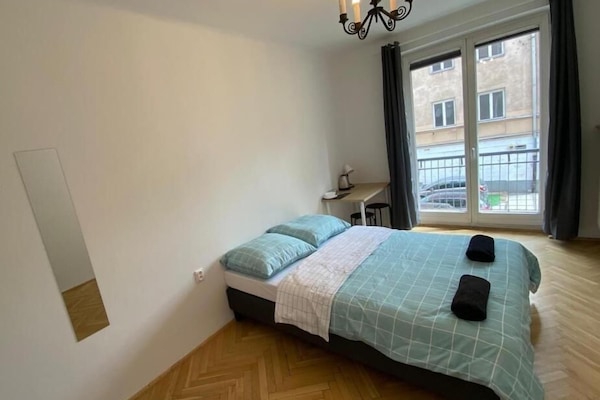 Classic Room, 1 Double Bed | Desk, laptop workspace, soundproofing, iron/ironing board