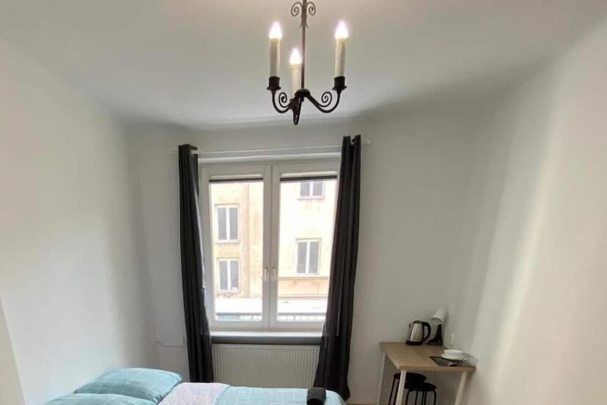 Habitació clàssica, 1 llit doble | Escriptori i espai de treball apte per a portàtils 