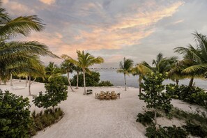 Property grounds - Casa Pilar at Seaglass Cove (Marathon)