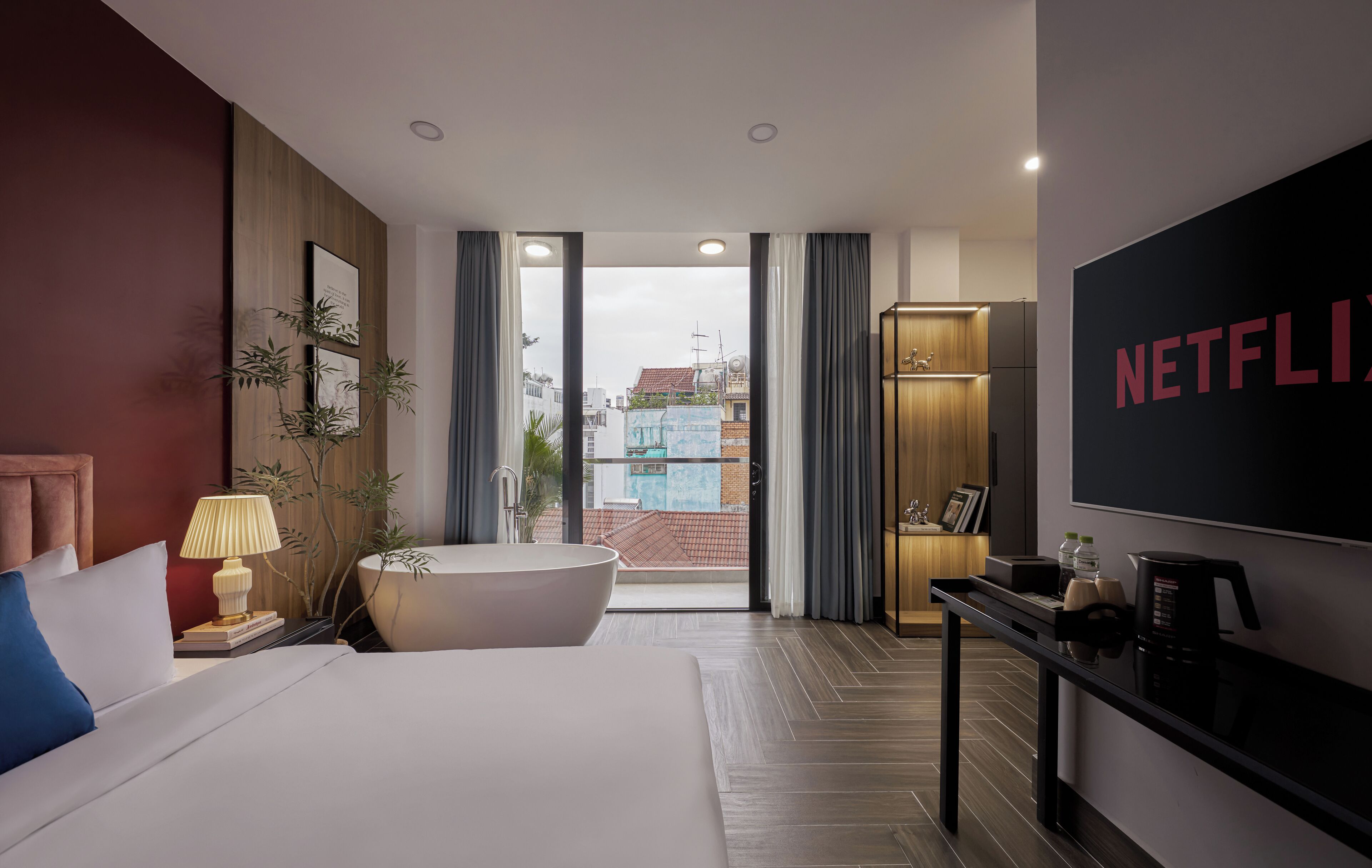 Junior Suite With Balcony | Egyptian cotton sheets, premium bedding, desk, laptop workspace