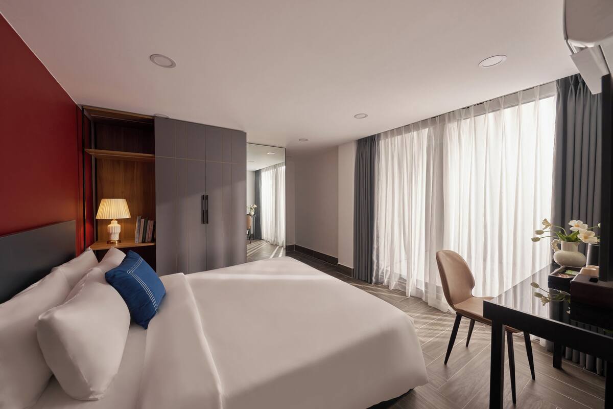 Superior Double Room | Egyptian cotton sheets, premium bedding, desk, laptop workspace