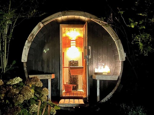 Lewes Sauna House · Characterful Interiors, Castle Views