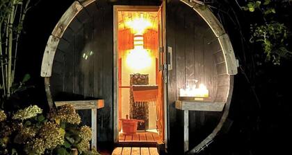 Lewes Sauna House · Characterful Interiors, Castle Views