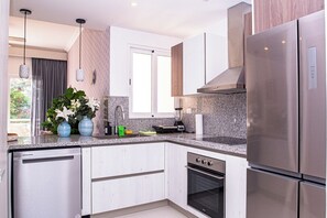 Private kitchen - The Blue Lagoon-3BR Apt, With Lake View (Punta Cana)