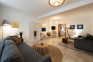 Smart TV - Charming Riverside Apartment near Charles Bridge by EasyBNB Premium (Prague)