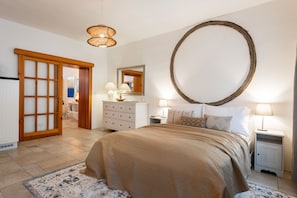 1 bedroom, desk, iron/ironing board, free WiFi - Charming Riverside Apartment near Charles Bridge by EasyBNB Premium (Prague)