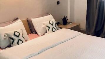 Iron/ironing board, WiFi, bed sheets