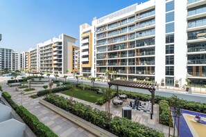 Exterior - Stylish Studio with Garden Views (Dubai)