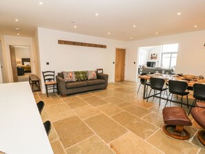 Interior - Cae Sam (Pentraeth)