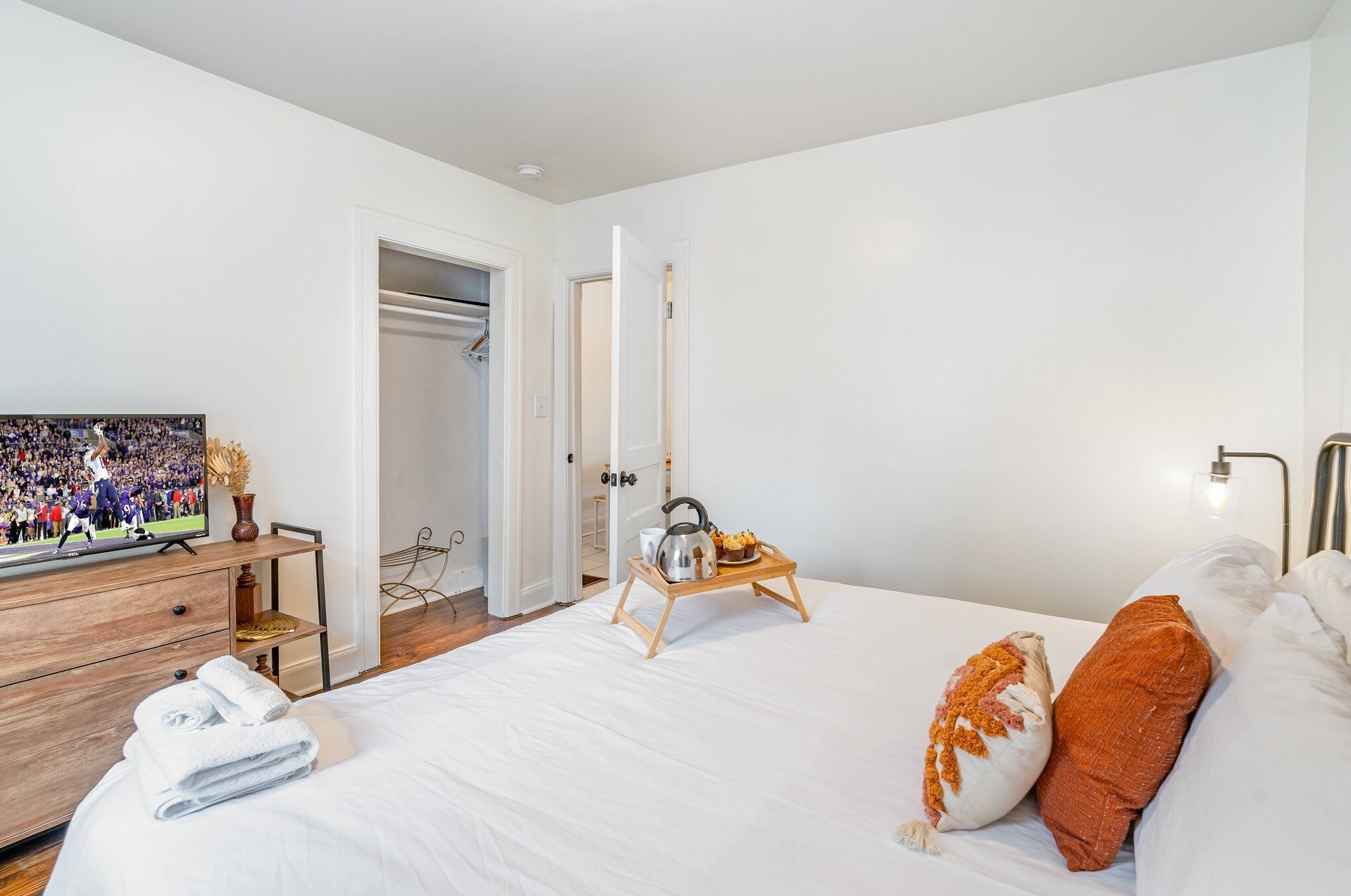 Iron/ironing board, travel crib, free WiFi, bed sheets