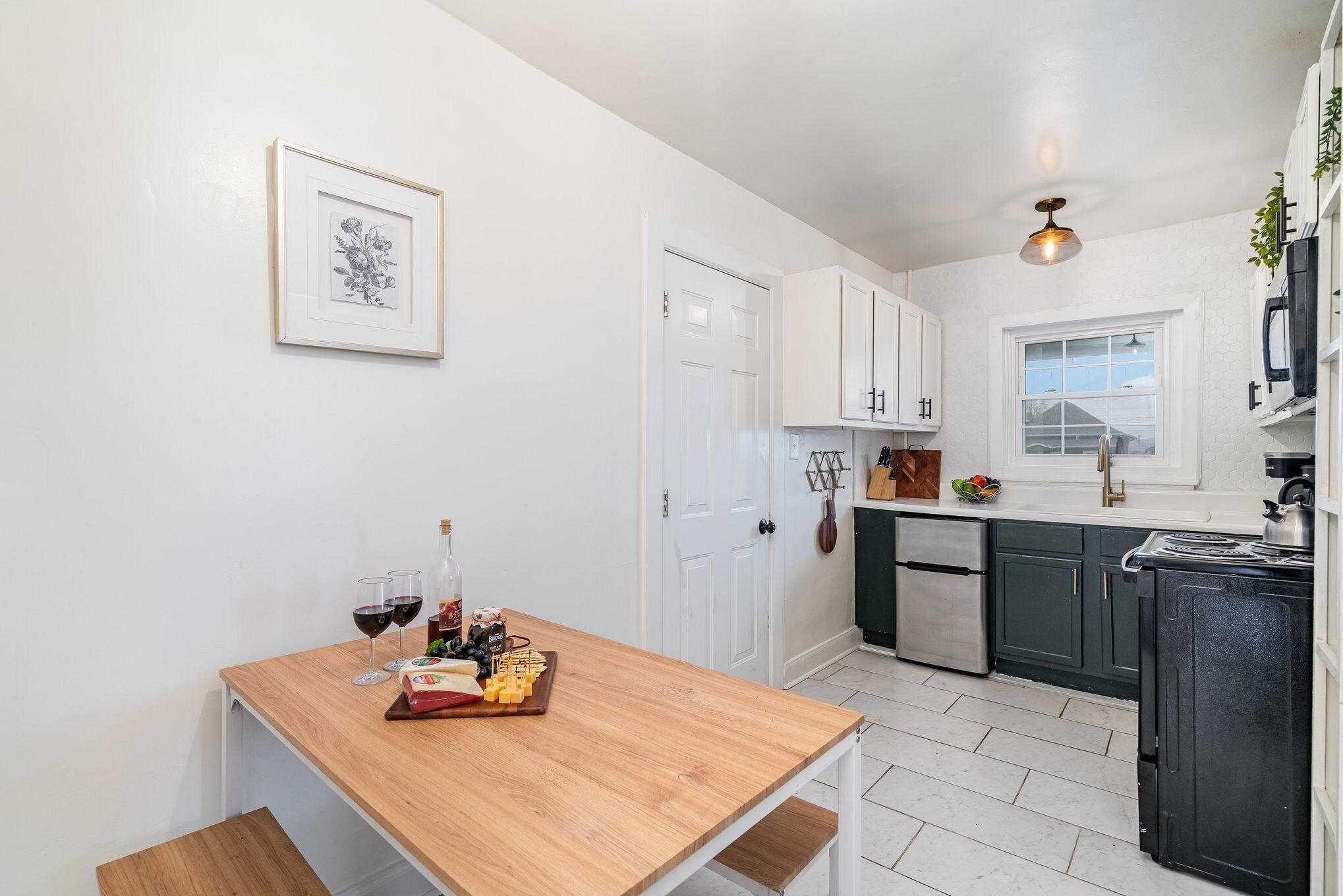 電子レンジ、オーブン、コンロ、コーヒー / ティーメーカー