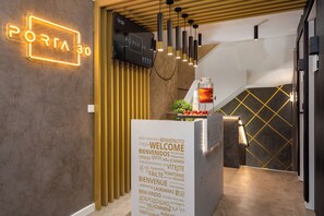 Reception - Porta 30 (Oeiras)