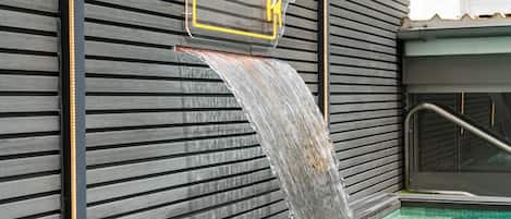 Hồ bơi ngoài trời, mở cửa từ 8:00 đến 22:00, dù/ô trên bãi biển/hồ bơi