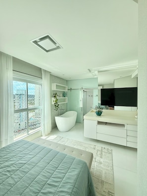 Tabla de planchar con plancha, Internet, ropa de cama