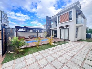 Exterior - Private villa in pereybere 
4 bedroom and 4 bathroom with private pool (Grand Baie)