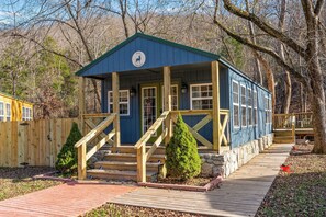 Exterior - Cozy Creekside Cabin Near Thunder Ridge • Sleeps 4 (Blue Eye)