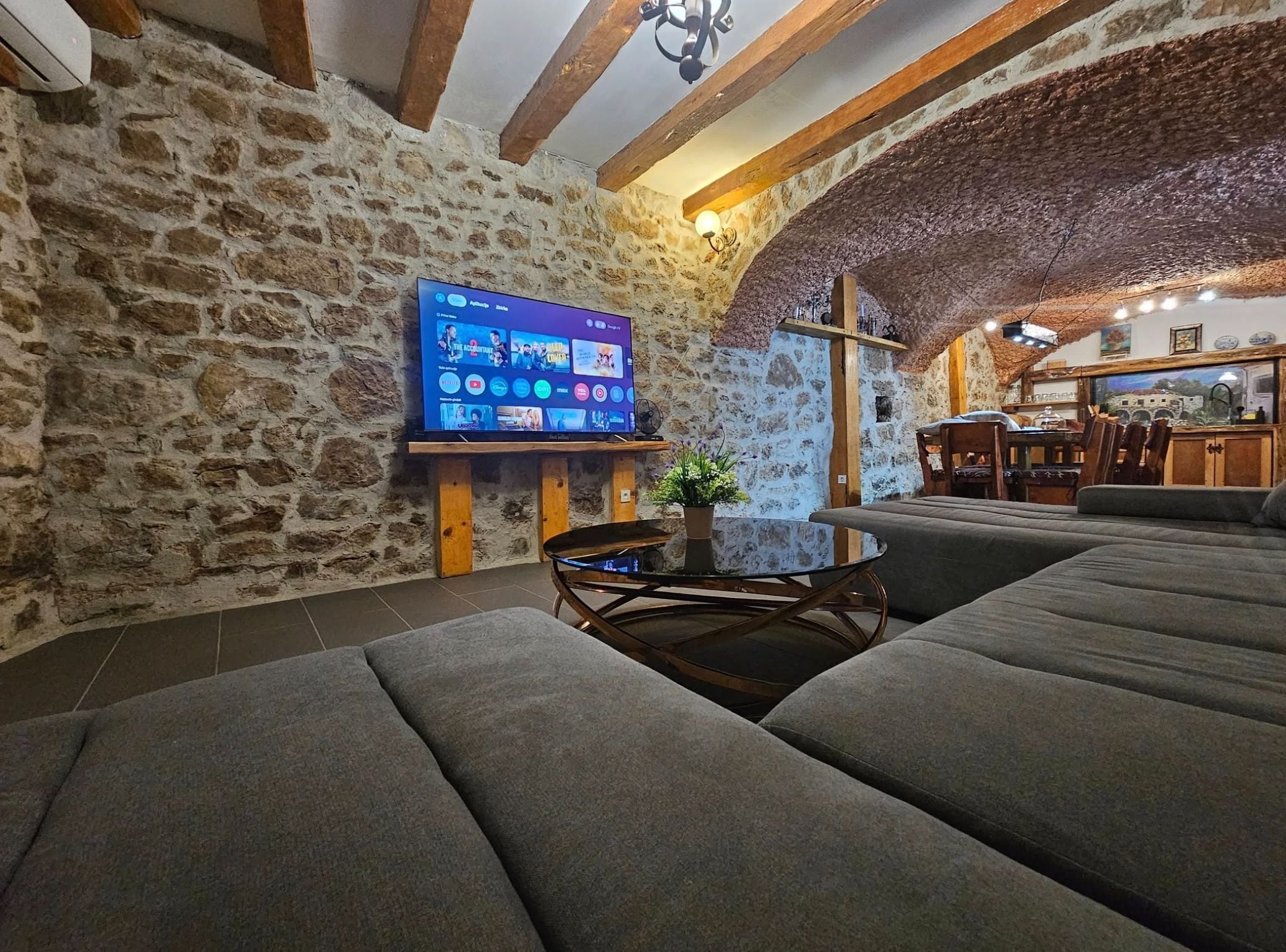 House (Five Bedroom Holiday Home with Privat) | Living room | 32-inch flat-screen TV with digital channels