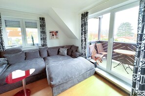 Fernseher, DVD-Player, Stereoanlage