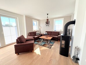 TV, video games - Vacation home Heimathafen - a dream with garden - Holiday home Heimathafen - Relax (Dranske)