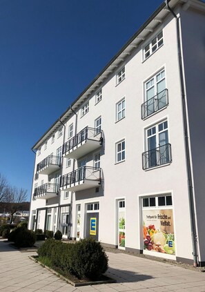 Exterior - Apartment 4 in Haus Hühnergott - family-friendly island bunkhouse - apartment 4 (Sellin)