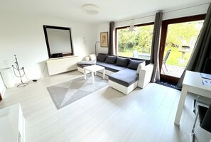 TV, stereo - Bungalow in the garden - quiet in the countryside with barbecue - Bungalow in the garden - (Wiek)