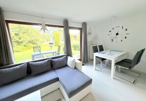 TV, stereo - Bungalow in the garden - quiet in the countryside with barbecue - Bungalow in the garden - (Wiek)