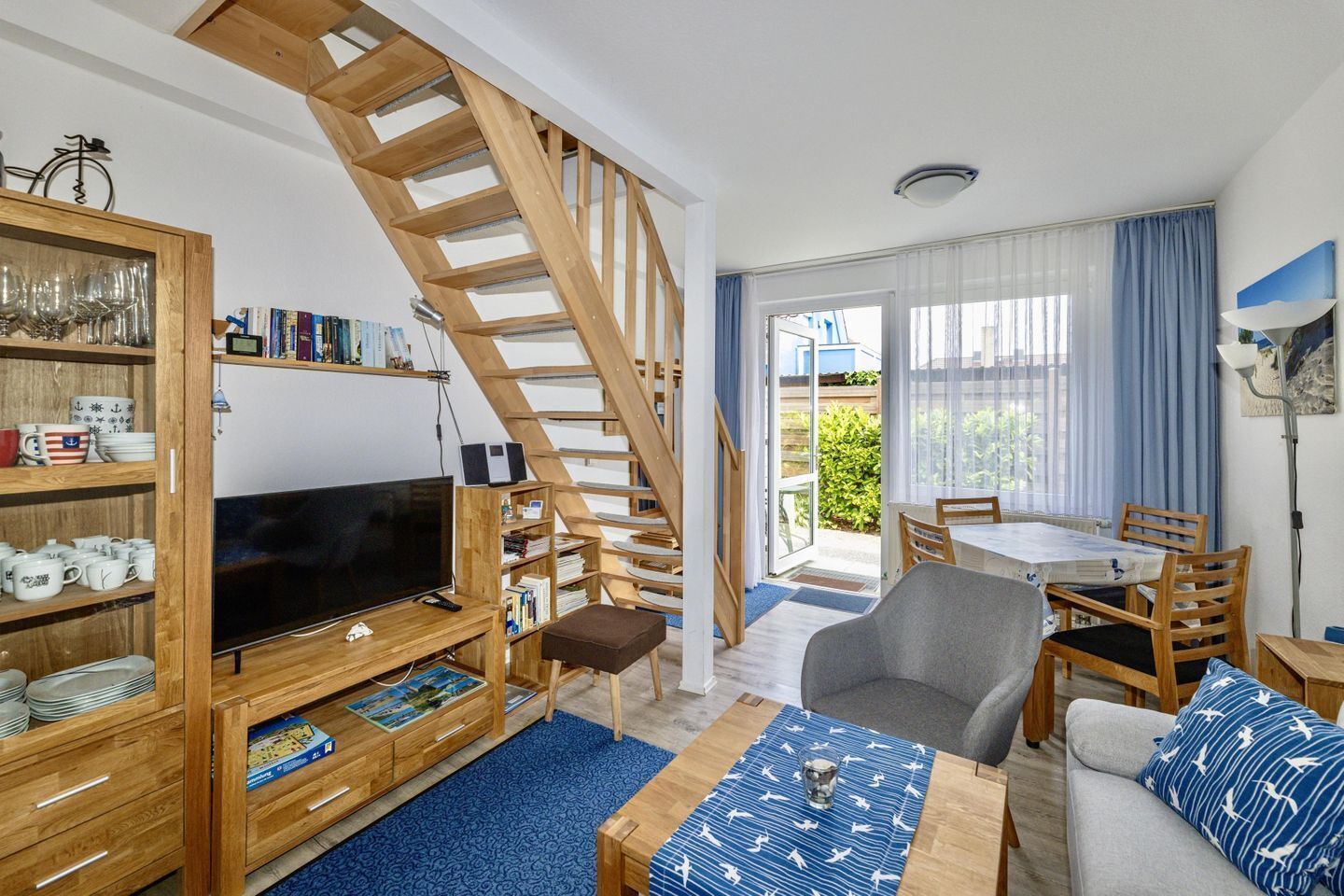 Fernseher, Stereoanlage