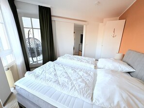 2 bedrooms, iron/ironing board, WiFi - Apartment 334 - offers morning sun and 2 balconies - Bright 2-room apartment (Sellin)