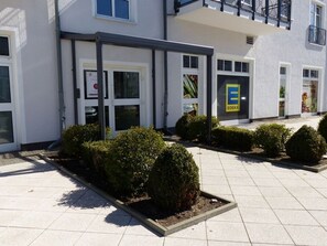 Exterior - Apartment 16 in Haus Hühnergott - small, convenient, centrally located - vacation apartment (Sellin)