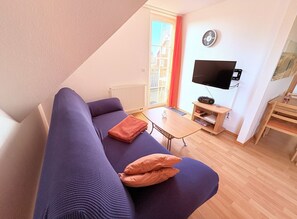 TV, stereo - Apartment Seelenfrieden 3 - with balcony for 4 persons - Cozy vacation apartment with balcony (Alt Reddevitz)