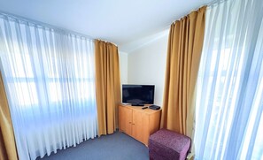Interior - Apartment 22 in Haus Hühnergott - Balcony with a view - Apartment 22 Sellin - (Sellin)